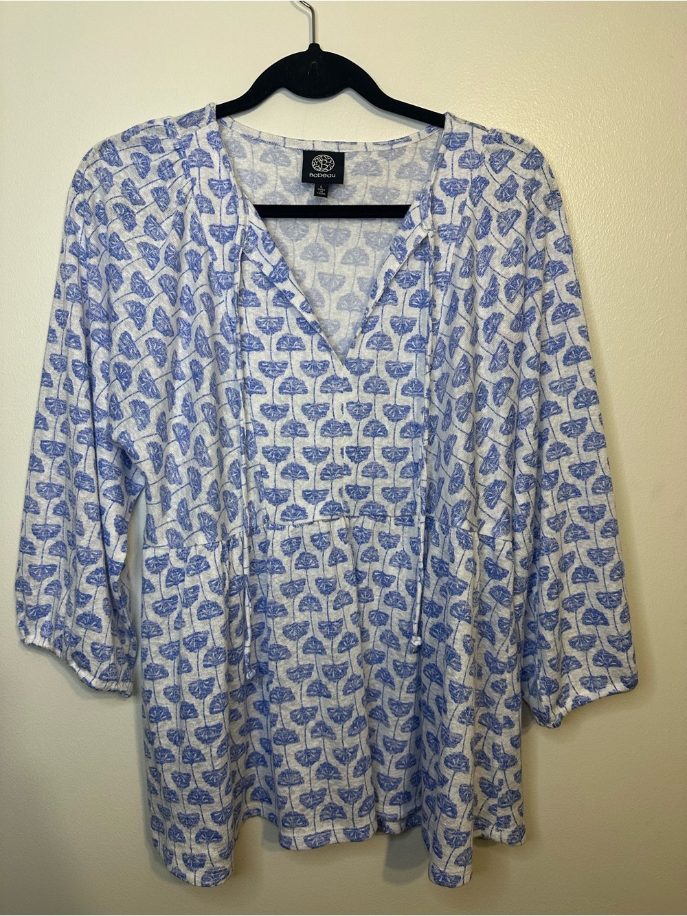 Bobeau Blue Floral V-Neck Top